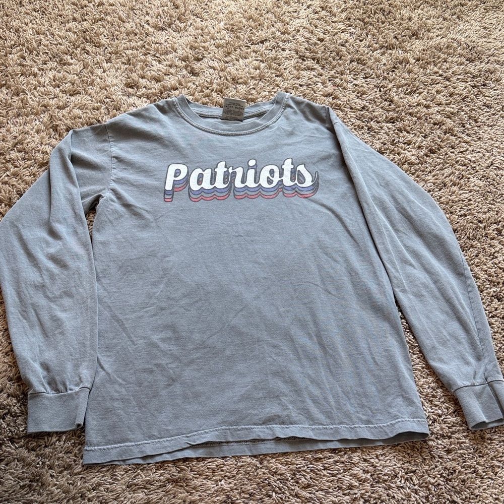 Comfort Colors Gray Long Sleeve Tee with Patriots Graphic